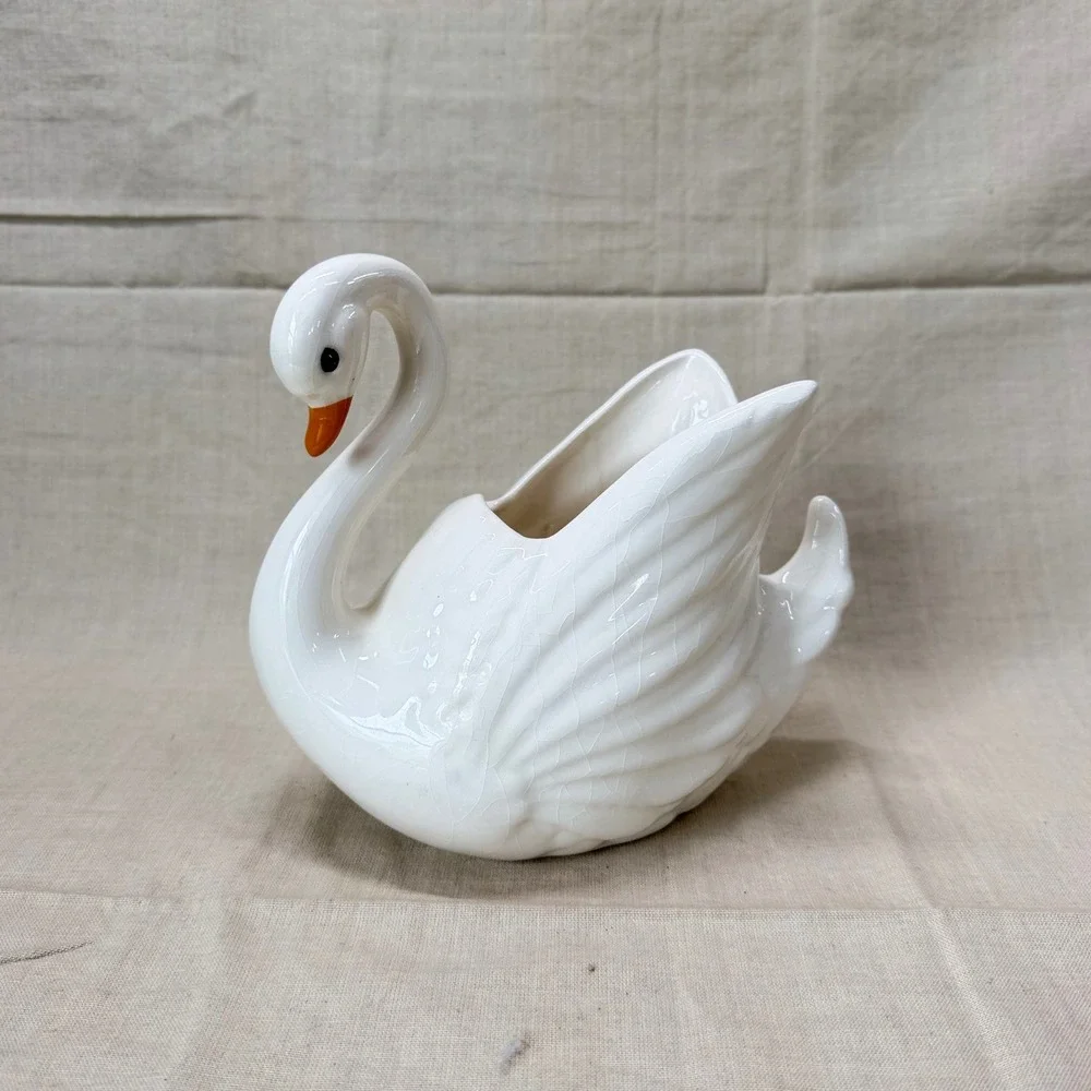 Vintage White Swan Planter Ceramic Cachepot Cottage Garden Floral Vase Decor